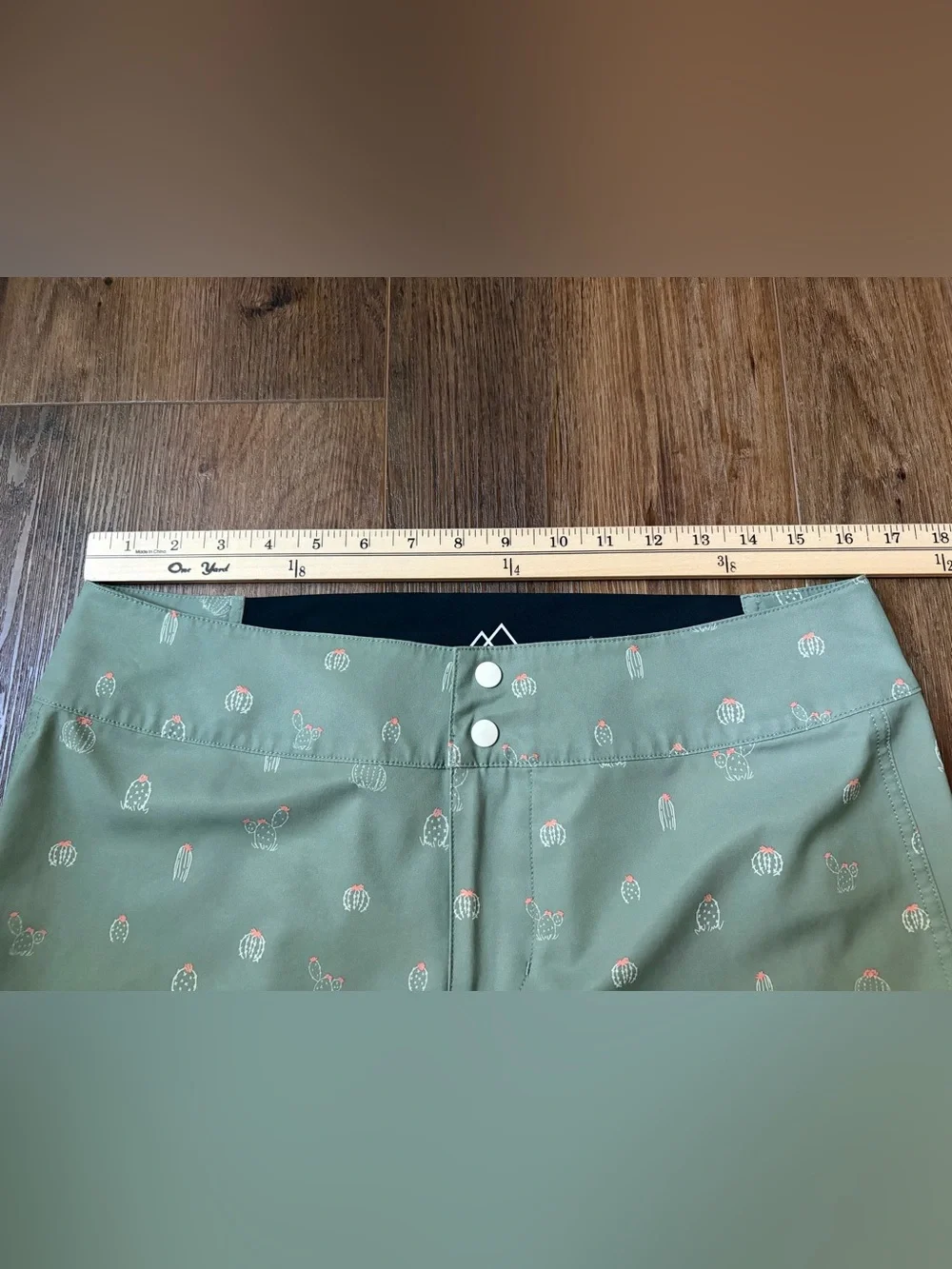 Wild Rye Bike Shorts Womens 10 Green 12
